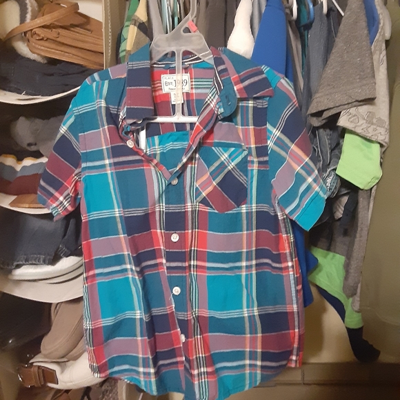 Boys size 6 button up short sleeves - Picture 4 of 5